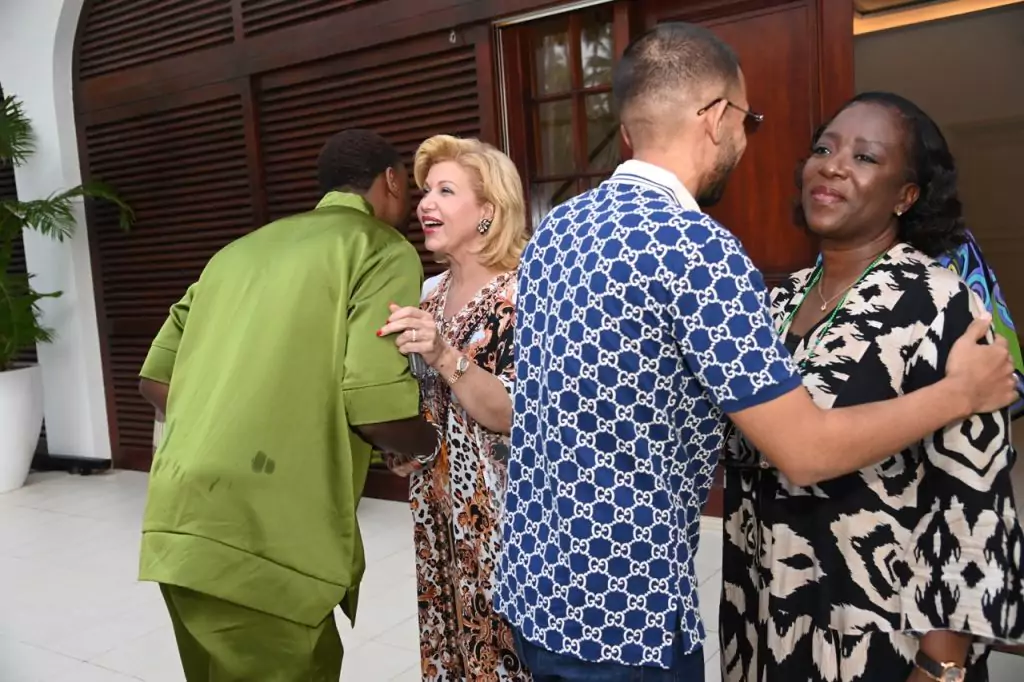Dadju : le chanteur rend visite à Dominique Ouattara en signe de courtoisie