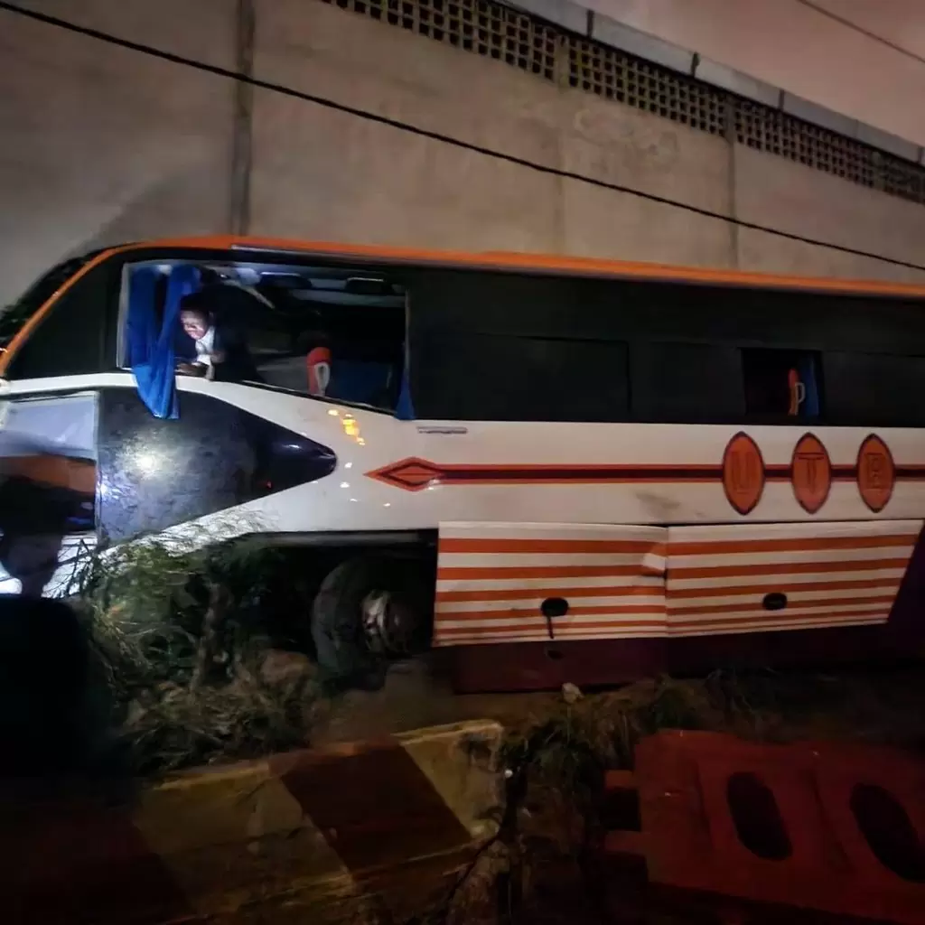 CAN 2023 : un bus de journalistes fait un terrible accident (photo)