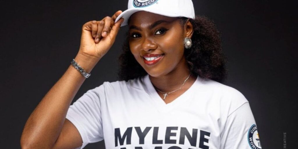 Origami : Mylène Amon offre un record Guinness à la Côte d’Ivoire