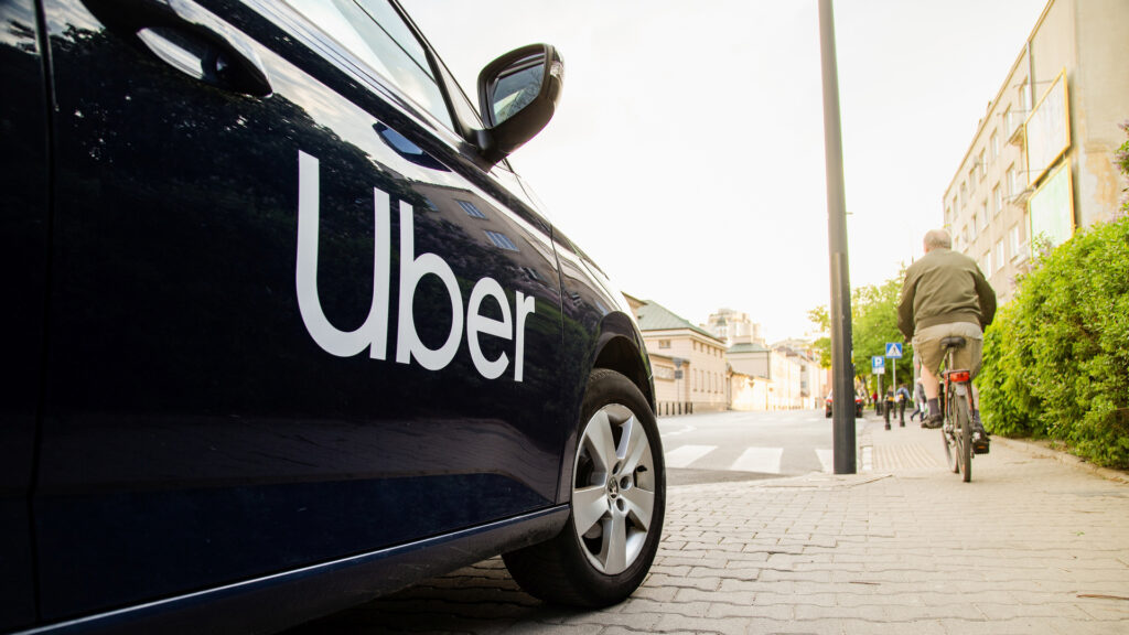 Uber lâche Abidjan, un boulevard pour Heetch et Yango